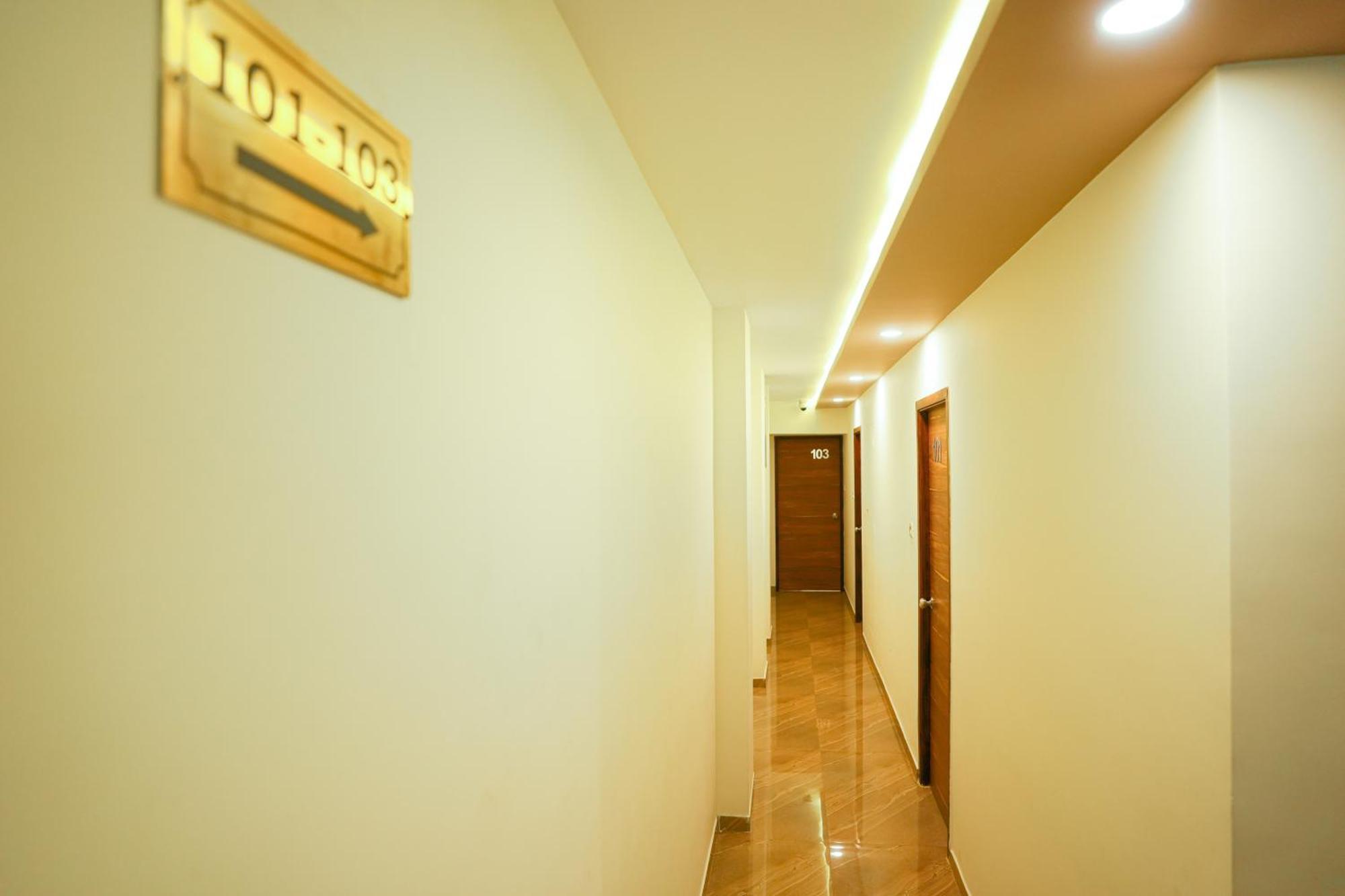 פונדיצ'רי Saara Inn מראה חיצוני תמונה